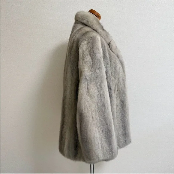 Saga vintage Sapphire Mink fur Coat - Picture 13 of 16
